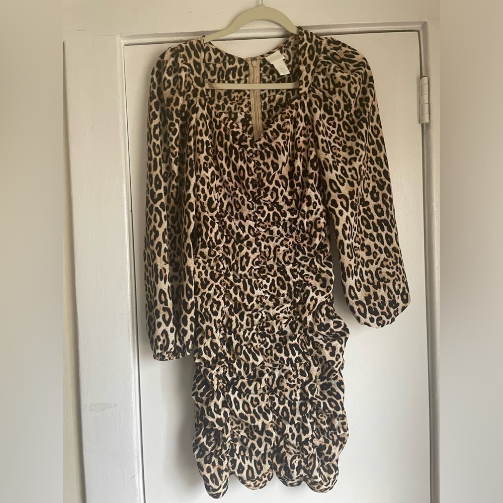 H & M‎ Leopard Mini dress size Small